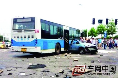 寶馬“撞碎”馬自達 日系車為何又“躺槍”？