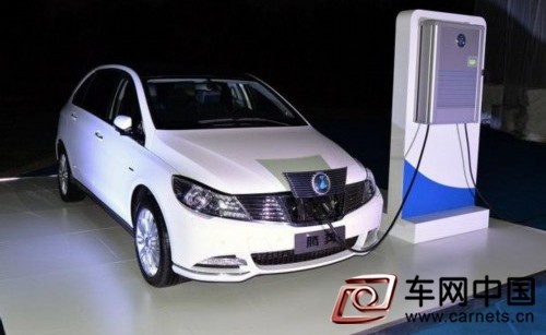 新能源汽車紅利備受關(guān)注 市場規(guī)模或突破萬億