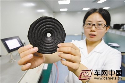 汽車在太陽底下暴曬 內飾揮發物更易傷人 