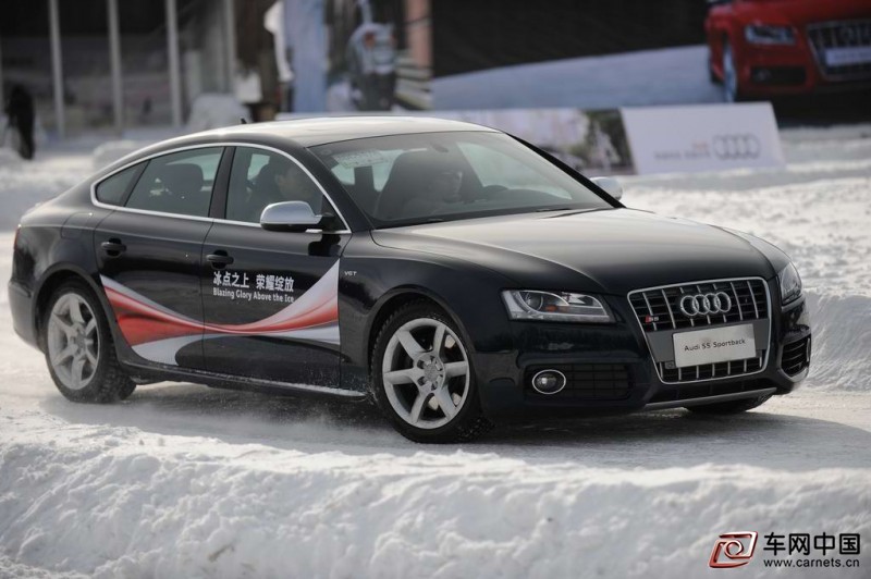 2011奧迪冰雪節：車輪卷起的雪花恣意飛舞