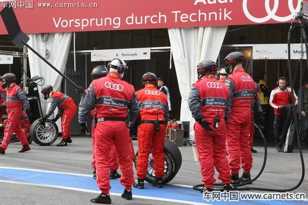 2010DTM奧迪車隊進站更換輪胎【組圖】