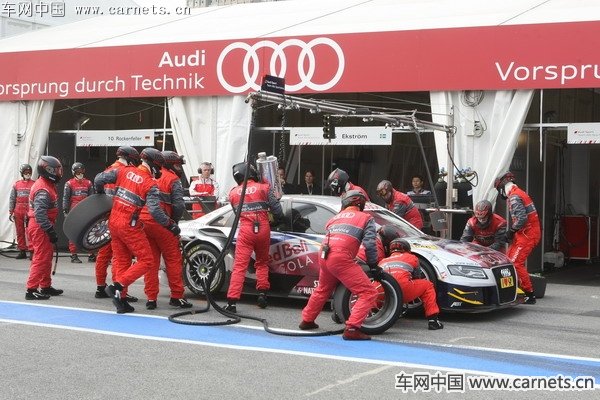 2010DTM奧迪車隊進站更換輪胎【組圖】