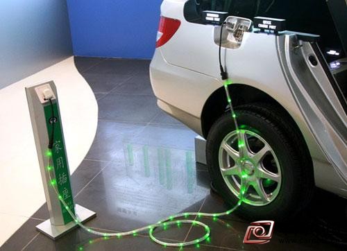 新能源汽車(chē)產(chǎn)量增長(zhǎng)三倍