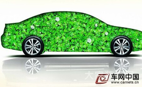 車網(wǎng)中國(guó) 綜合新聞 10月10日上午，中國(guó)質(zhì)量協(xié)會(huì)、全國(guó)用戶委員會(huì)公布2015年全國(guó)汽車行業(yè)用戶滿意度測(cè)評(píng)結(jié)果，其中新能源汽車用戶滿意度僅65分，質(zhì)量尚待提高。  調(diào)研發(fā)現(xiàn)，目前我國(guó)新能源汽車用戶滿意度水平很低，僅65分，比傳統(tǒng)燃油汽車低14分。新能源汽車的品牌形象、質(zhì)量和感知價(jià)值水平都遠(yuǎn)低于燃油汽車。用戶對(duì)新能源汽車的抱怨率34.5%，是燃油汽車的2.4倍。用戶主要不滿的問(wèn)題有：續(xù)航短;充電時(shí)間長(zhǎng)、麻煩;車身裝配質(zhì)量差，內(nèi)飾做工粗糙，有異響。用戶對(duì)廠家的主要建議是：提高續(xù)航里程(參配、圖片、詢價(jià));提高整車質(zhì)量及可靠性，降低故障率;內(nèi)飾做工要精致;電池小一點(diǎn)，讓后備箱可利用的空間更大。