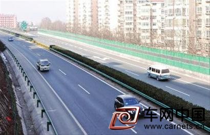 過年開車走高速 車主記住這些事能安全得多！