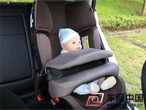 南京下月起4歲以內寶寶乘車 必須配安全座椅