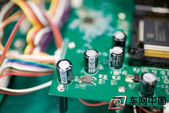 無人駕駛汽車的安全技術如何保障乘客安全？