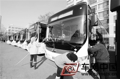 蘭州39臺新能源公交車上線運營 241臺新車陸續投用