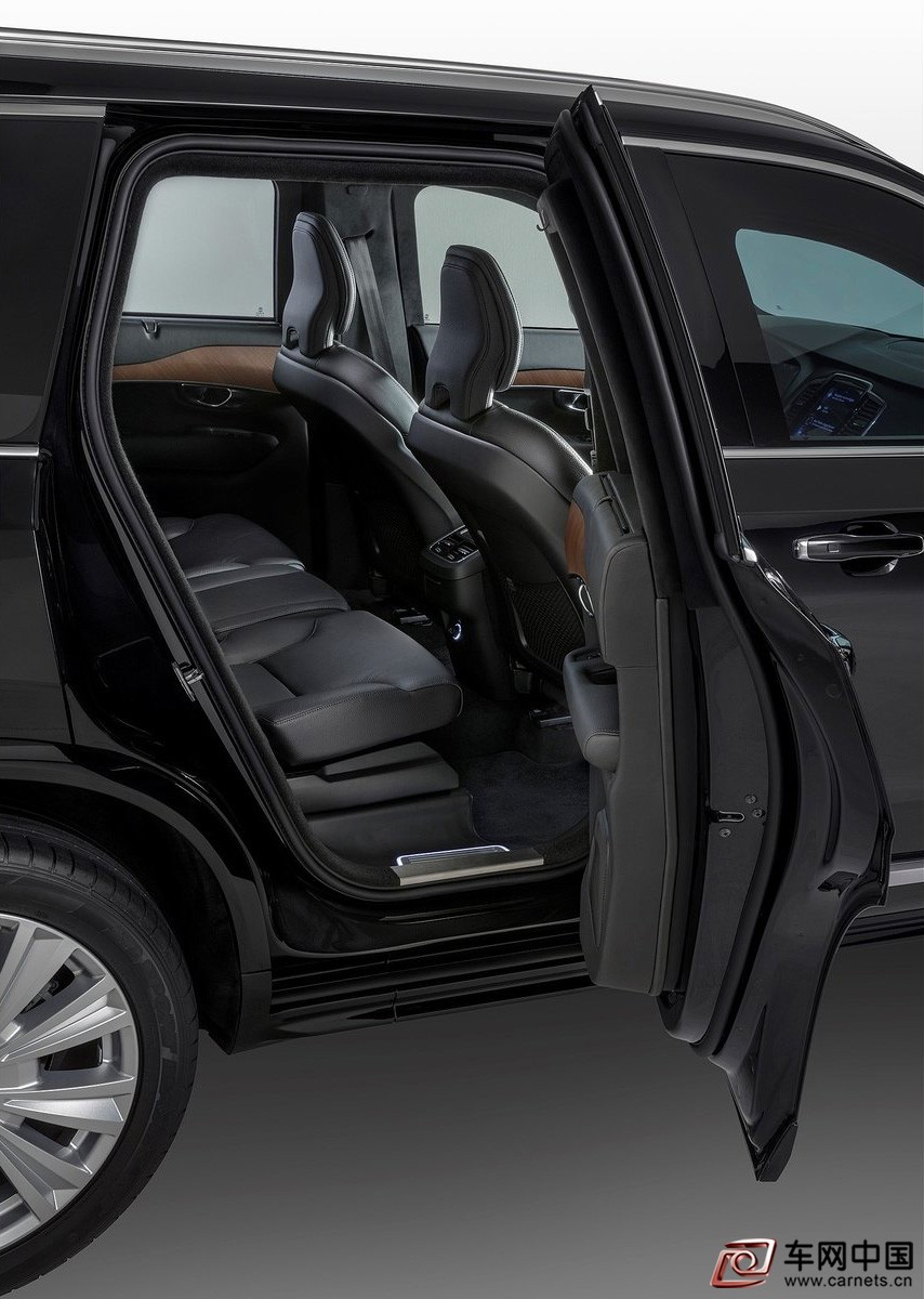 Volvo-XC90_Armoured-2020-1600-08