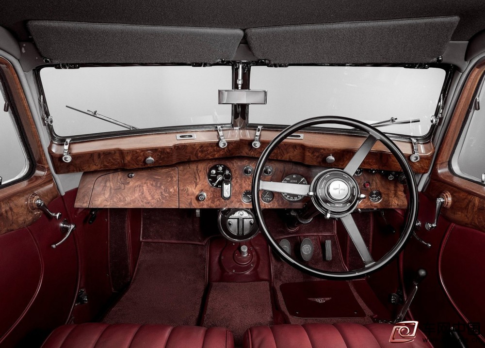 Bentley-Corniche-1939-1600-05