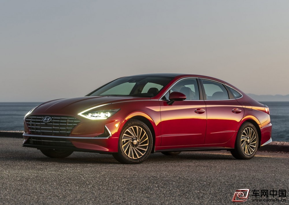 Hyundai-Sonata_Hybrid-2020-1280-03