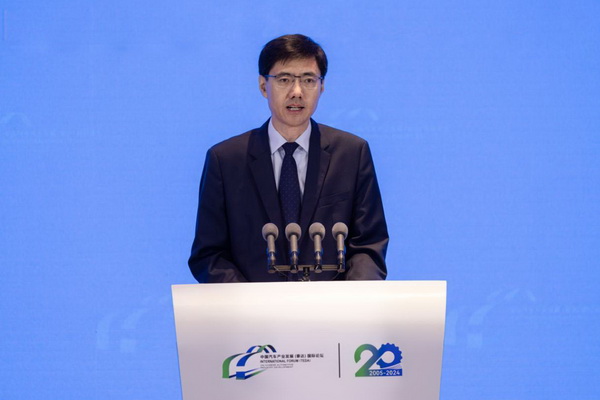 耿洪洲_調整大小.jpg